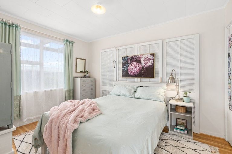 Photo of property in 4/2 Ruataniwha Street, Waipawa, 4210