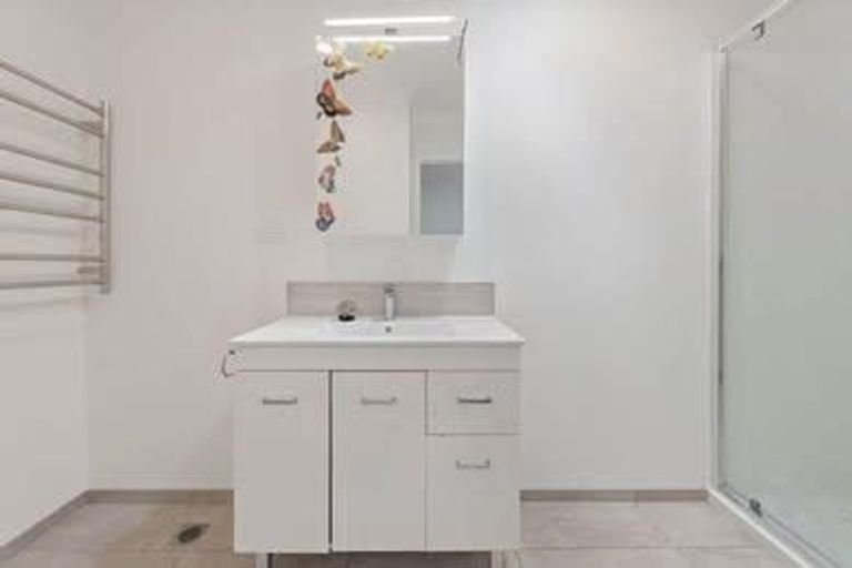 Photo of property in 15b Sealord Place, Manurewa, Auckland, 2102