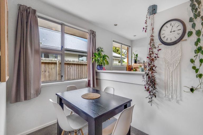 Photo of property in 2/296b Wairakei Road, Bryndwr, Christchurch, 8053