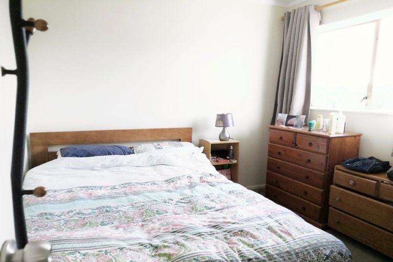 Photo of property in 67 Lincoln Park Avenue, Massey, Auckland, 0614