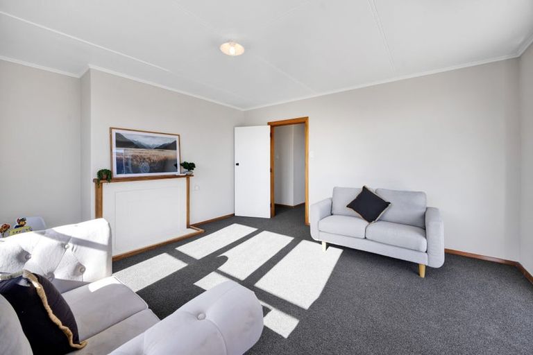 Photo of property in 20 Pukatea Street, Inglewood, 4330