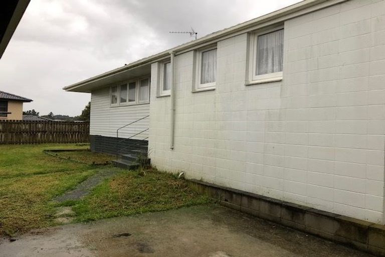 Photo of property in 6 Tawa Place, Waiuku, 2123
