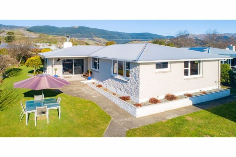 Photo of property in 22 Keats Crescent, Stoke, Nelson, 7011