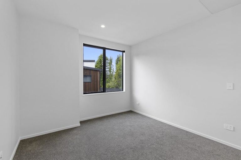 Photo of property in 2/28 Raukawa Street, Stokes Valley, Lower Hutt, 5019