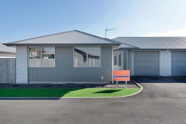 Photo of property in 32u3 Forsyth Street, Saint Andrews, Hamilton, 3200