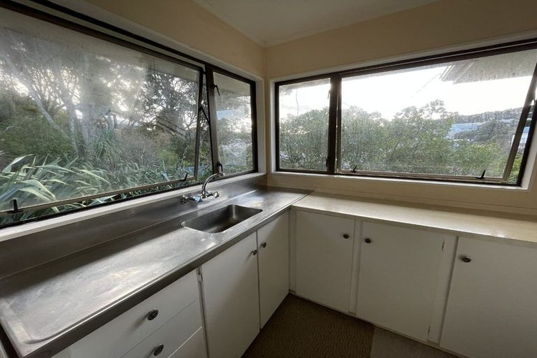 Photo of property in 10a Burwah Street, Berhampore, Wellington, 6023