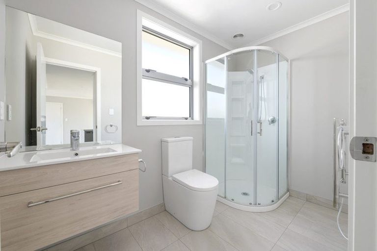 Photo of property in 32u3 Forsyth Street, Saint Andrews, Hamilton, 3200