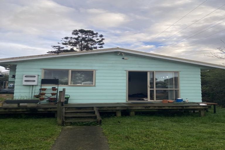 Photo of property in 72 Roberts Road, Te Atatu South, Auckland, 0610