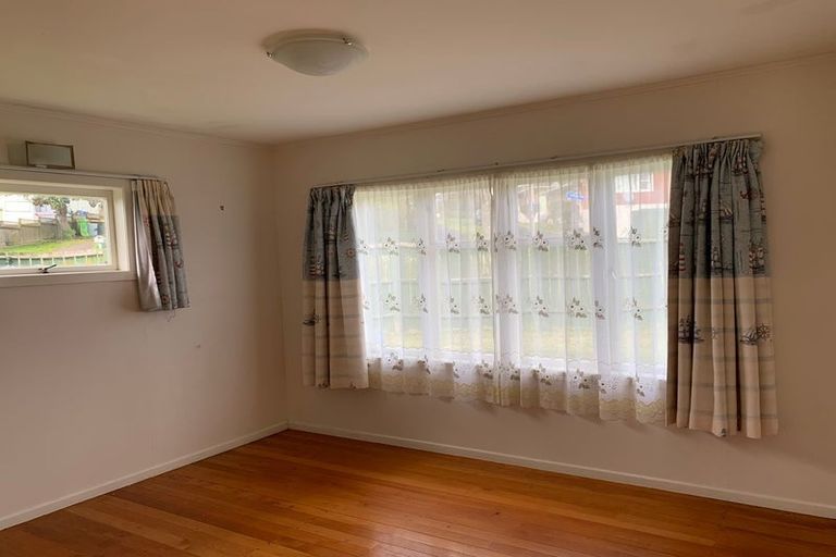 Photo of property in 1/44 College Road, Northcote, Auckland, 0627