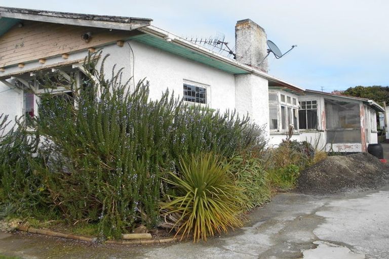 Photo of property in 18 Alberta Road, Glen Avon, New Plymouth, 4312