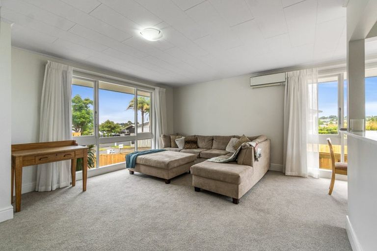 Photo of property in 13 Edgar Pearce Place, Howick, Auckland, 2014