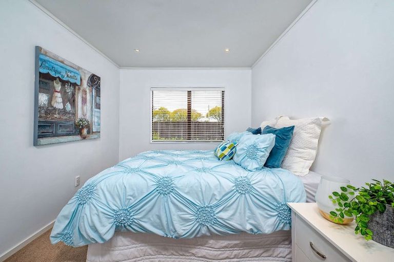 Photo of property in 4/58 Manuroa Road, Takanini, 2112