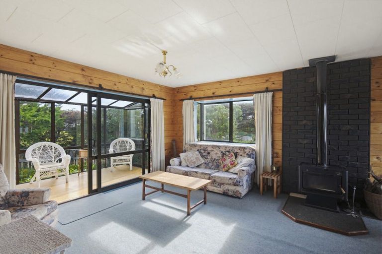 Photo of property in 8 Duncan Street, Waikawa Beach, Manakau, 5573