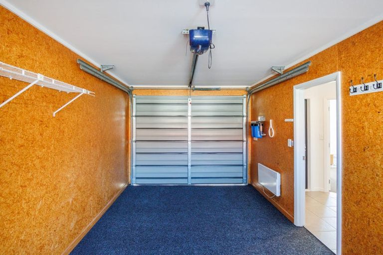 Photo of property in 52 Brooklyn Heights Drive, Kelvin Grove, Palmerston North, 4414