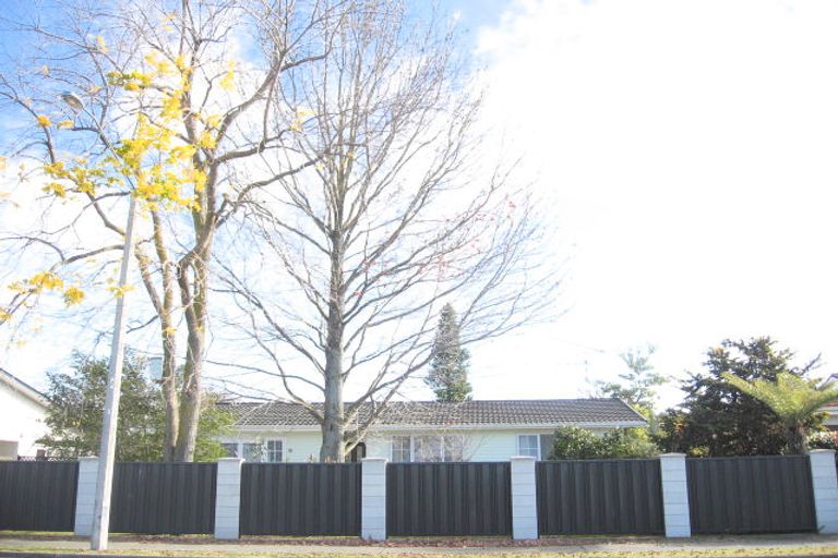 Photo of property in 76 Church Road, Taradale, Napier, 4112