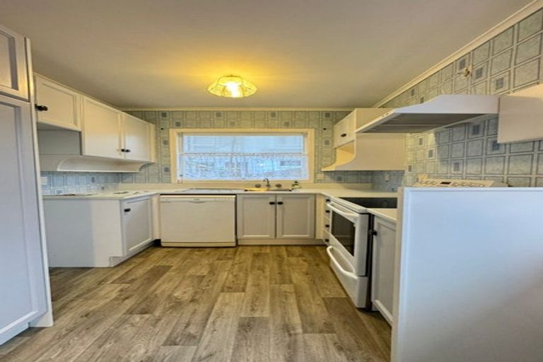 Photo of property in 18 Tomlinson Street, Hillpark, Auckland, 2102