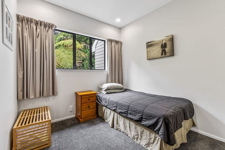 Photo of property in 3a Cron Avenue, Te Atatu South, Auckland, 0610