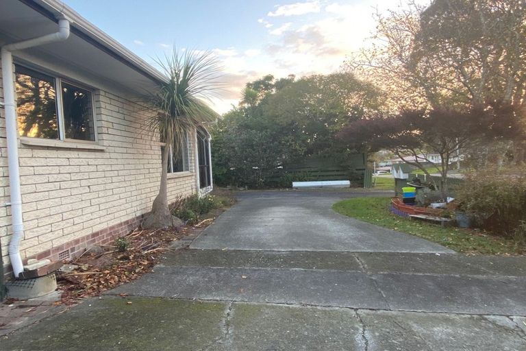Photo of property in 1/3 Bentley Avenue, Glenfield, Auckland, 0629