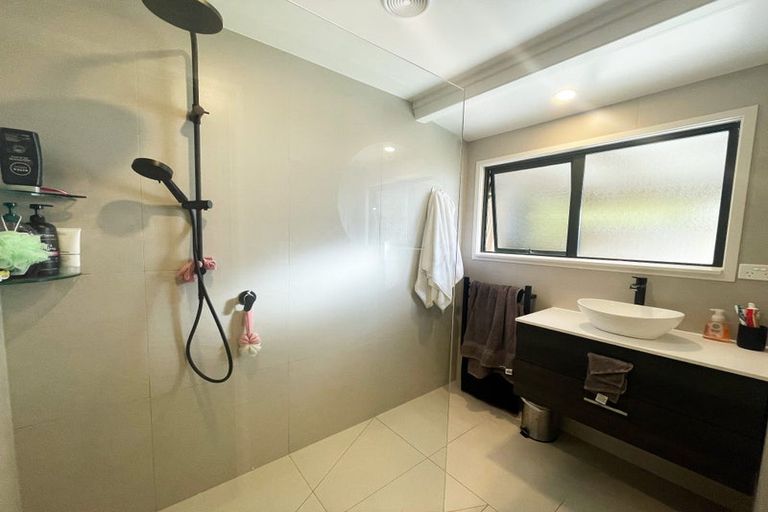 Photo of property in 1/7 Classic Grove, Bayview, Auckland, 0629