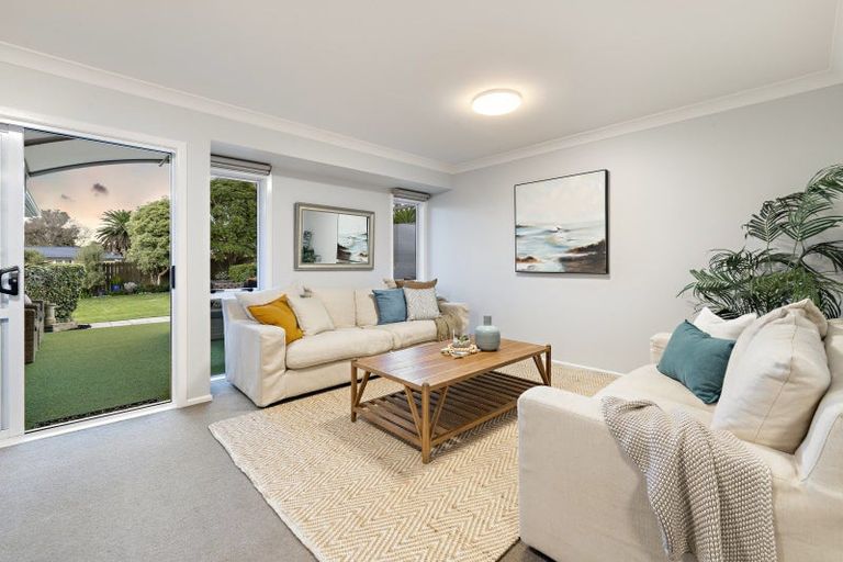 Photo of property in 3 Muir Avenue, Mangere Bridge, Auckland, 2022