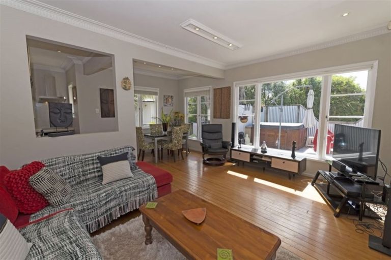 Photo of property in 57 Nui Mana Place, Te Atatu South, Auckland, 0610