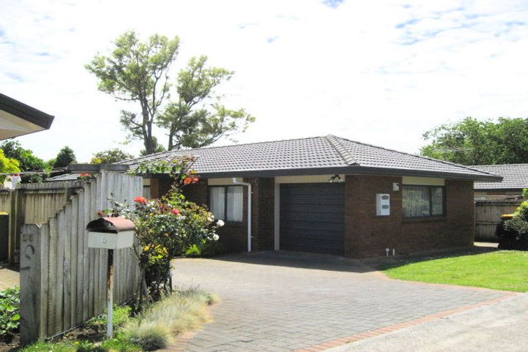 Photo of property in 25 Koru Street, Mangere Bridge, Auckland, 2022
