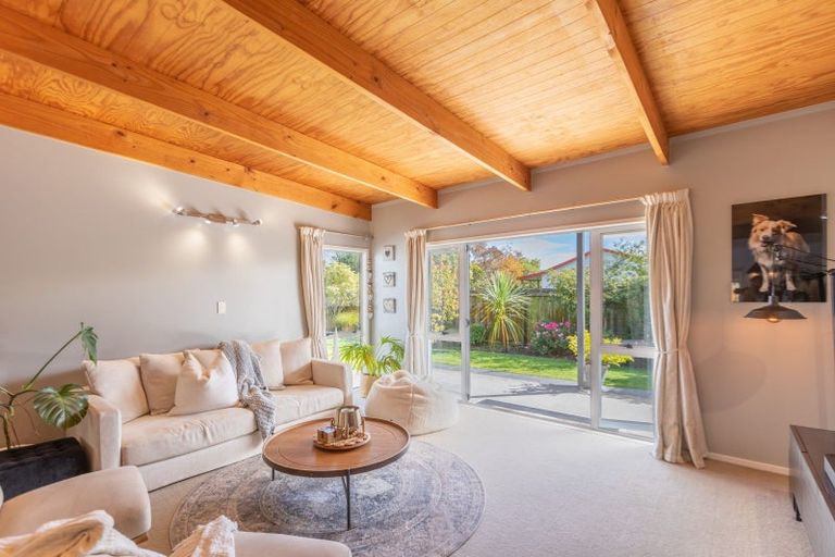 Photo of property in 1 Blundell Avenue, Waipukurau, 4200