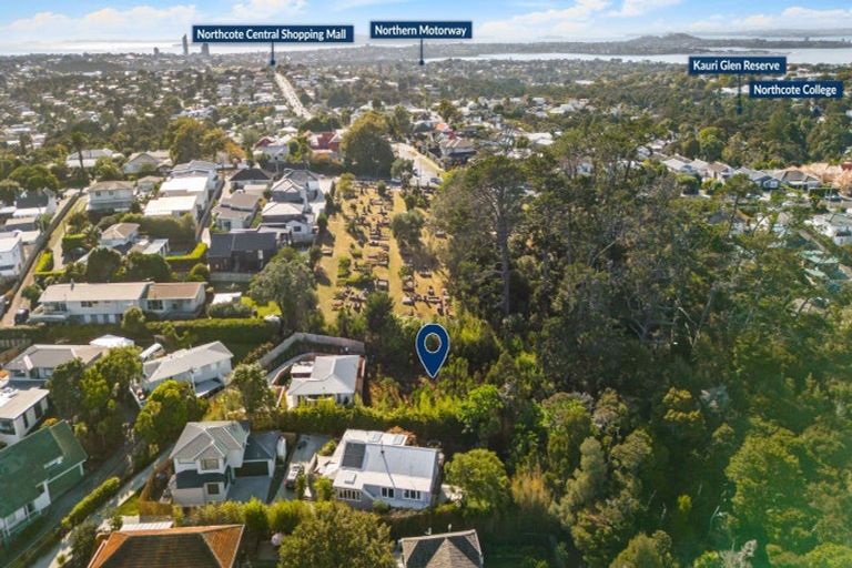 Photo of property in 14b Coroglen Avenue, Birkenhead, Auckland, 0626