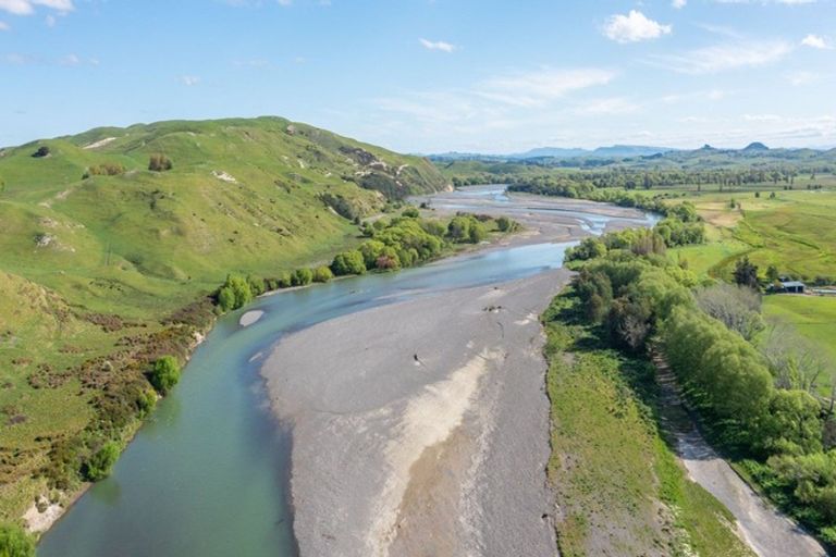 Photo of property in 40 River Road, Otane, Waipawa, 4271