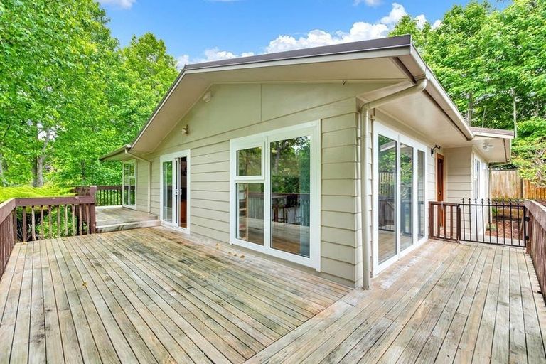 Photo of property in 72 Fitzwater Place, Henderson, Auckland, 0612