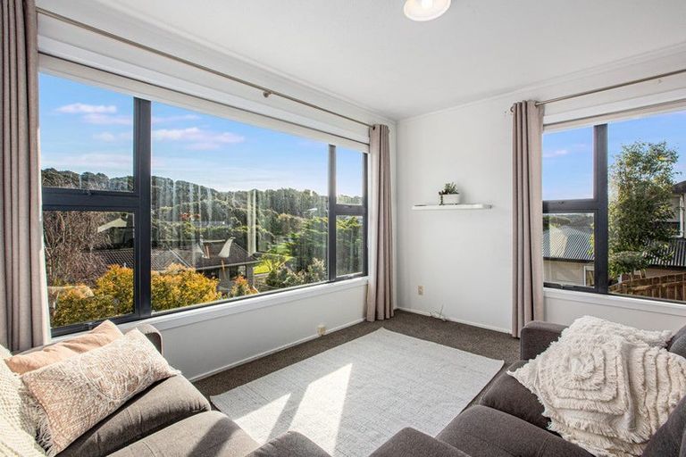 Photo of property in 49a Albatross Close, Whitby, Porirua, 5024