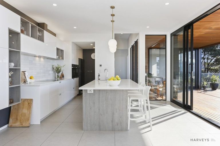 Photo of property in 182 Scenic Drive, Titirangi, Auckland, 0604