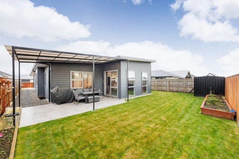 Photo of property in 12 Ivy Lane, Kelvin Grove, Palmerston North, 4414