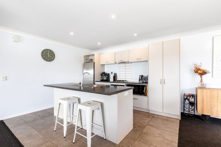 Photo of property in 14 Gennaker Lane, Whitby, Porirua, 5024