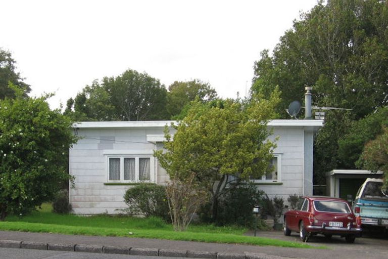 Photo of property in 50 Royal Road, Massey, Auckland, 0614