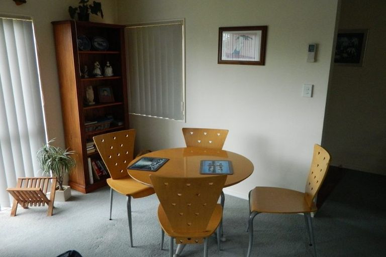 Photo of property in 41a Riverstone Road, Te Atatu Peninsula, Auckland, 0610