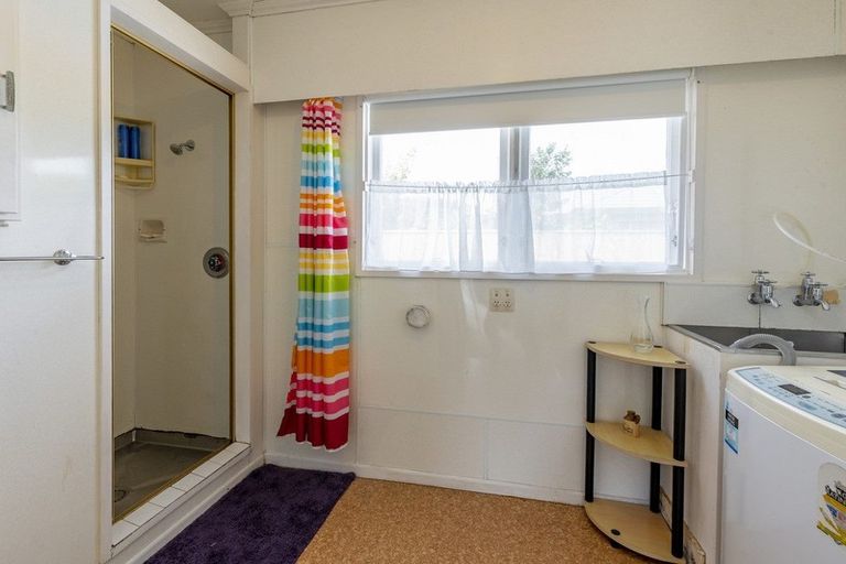 Photo of property in 28 Oriwa Street, Waikanae, 5036