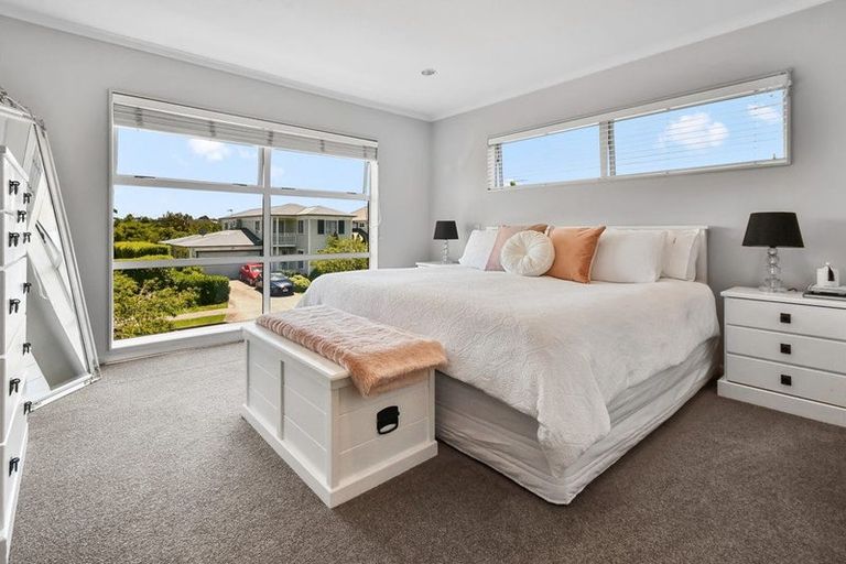 Photo of property in 10 Bayvista Drive, Karaka, Papakura, 2113