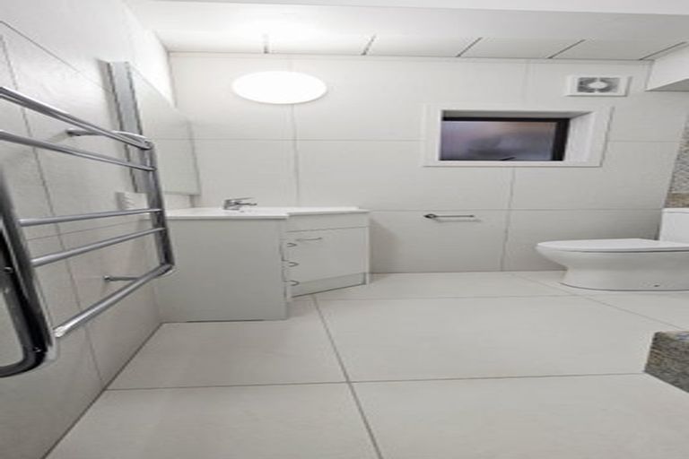 Photo of property in 69 Rosecamp Road, Beach Haven, Auckland, 0626