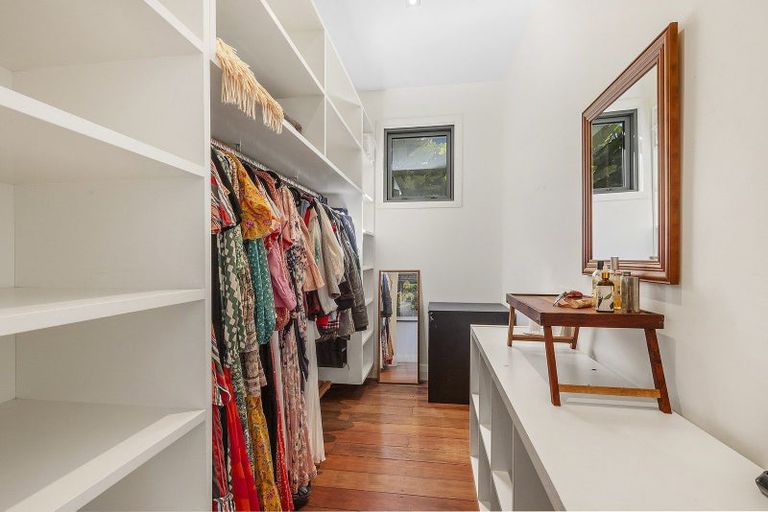 Photo of property in 65 Marine Parade, Seatoun, Wellington, 6022