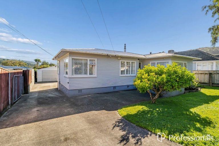 Photo of property in 8 Chittick Street, Stokes Valley, Lower Hutt, 5019