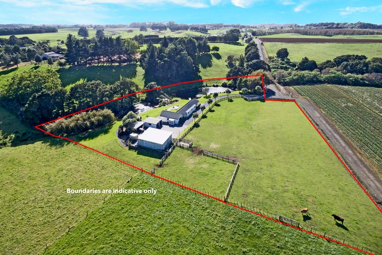 Photo of property in 110 Farmpark Road, Waiuku, 2681