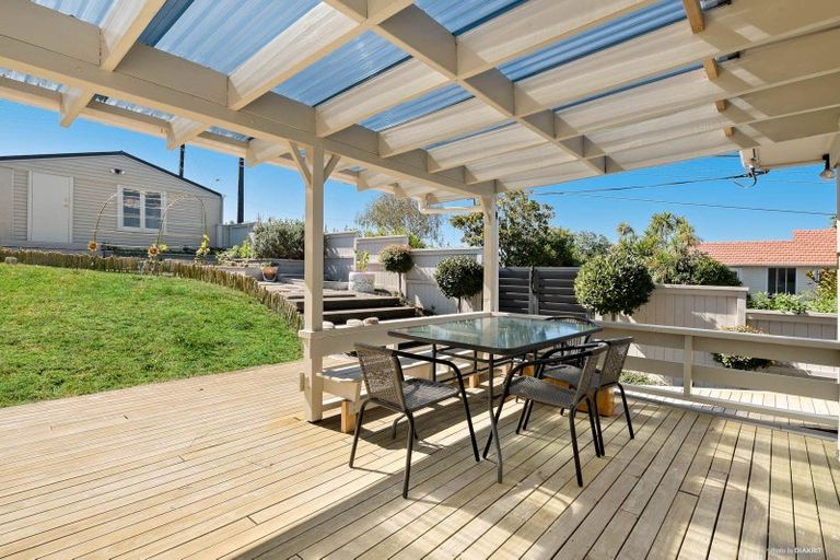 Photo of property in 50 Arran Road, Browns Bay, Auckland, 0630
