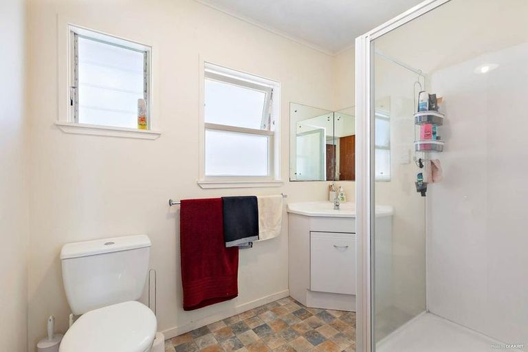 Photo of property in 2/84 Archers Road, Glenfield, Auckland, 0629