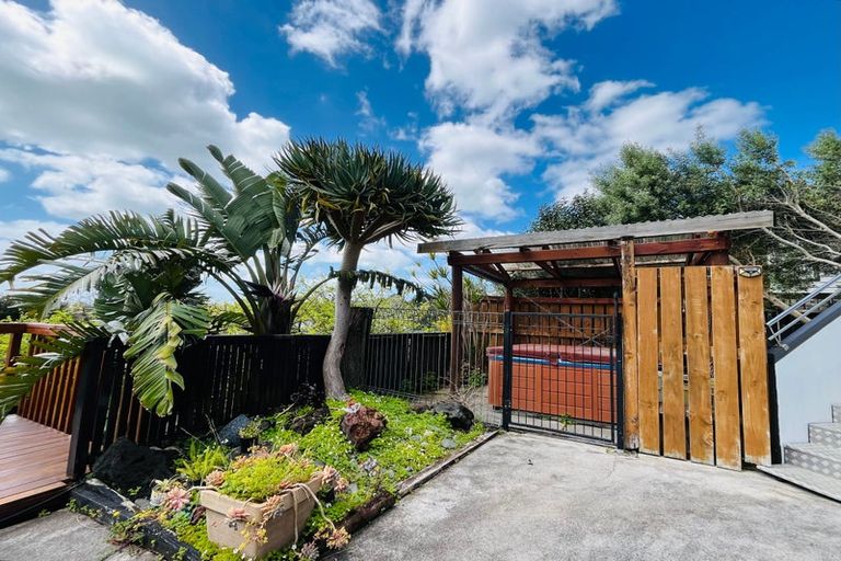 Photo of property in 21 Bleakhouse Road, Howick, Auckland, 2014