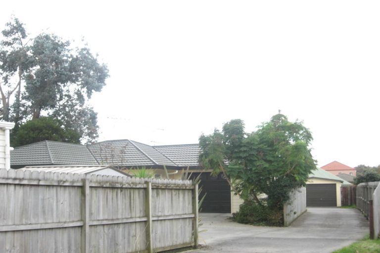 Photo of property in 54 Walworth Avenue, Pakuranga Heights, Auckland, 2010