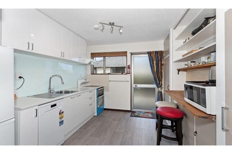 Photo of property in 2/30 Garvins Road, Hornby, Christchurch, 8042