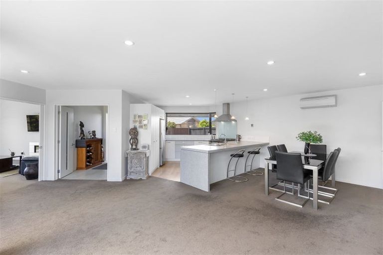 Photo of property in 8 Glen Kerran Close, Broomfield, Christchurch, 8042