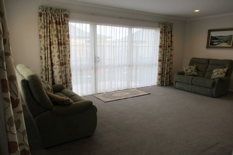 Photo of property in Trackside Villas, 91/2 Mako Mako Road, Levin, 5510