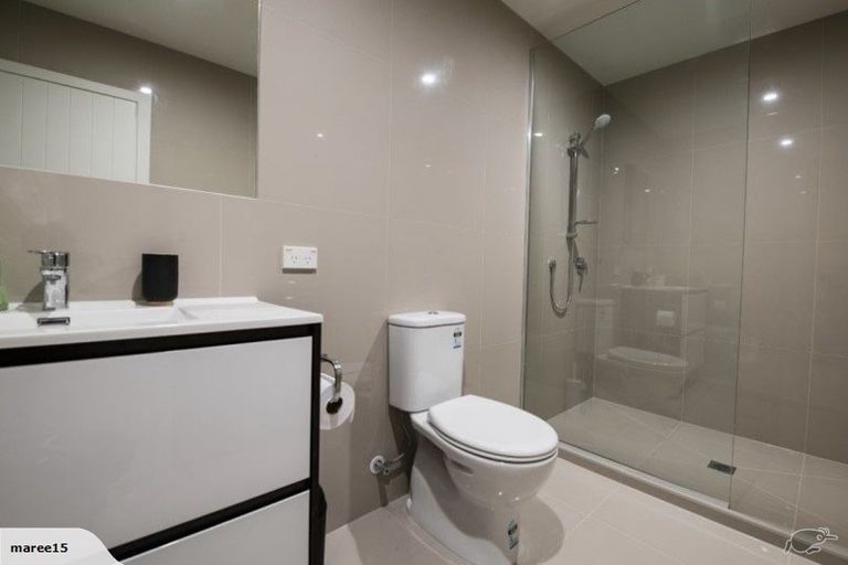 Photo of property in 11b Saint Peters Place, Queenstown, 9300